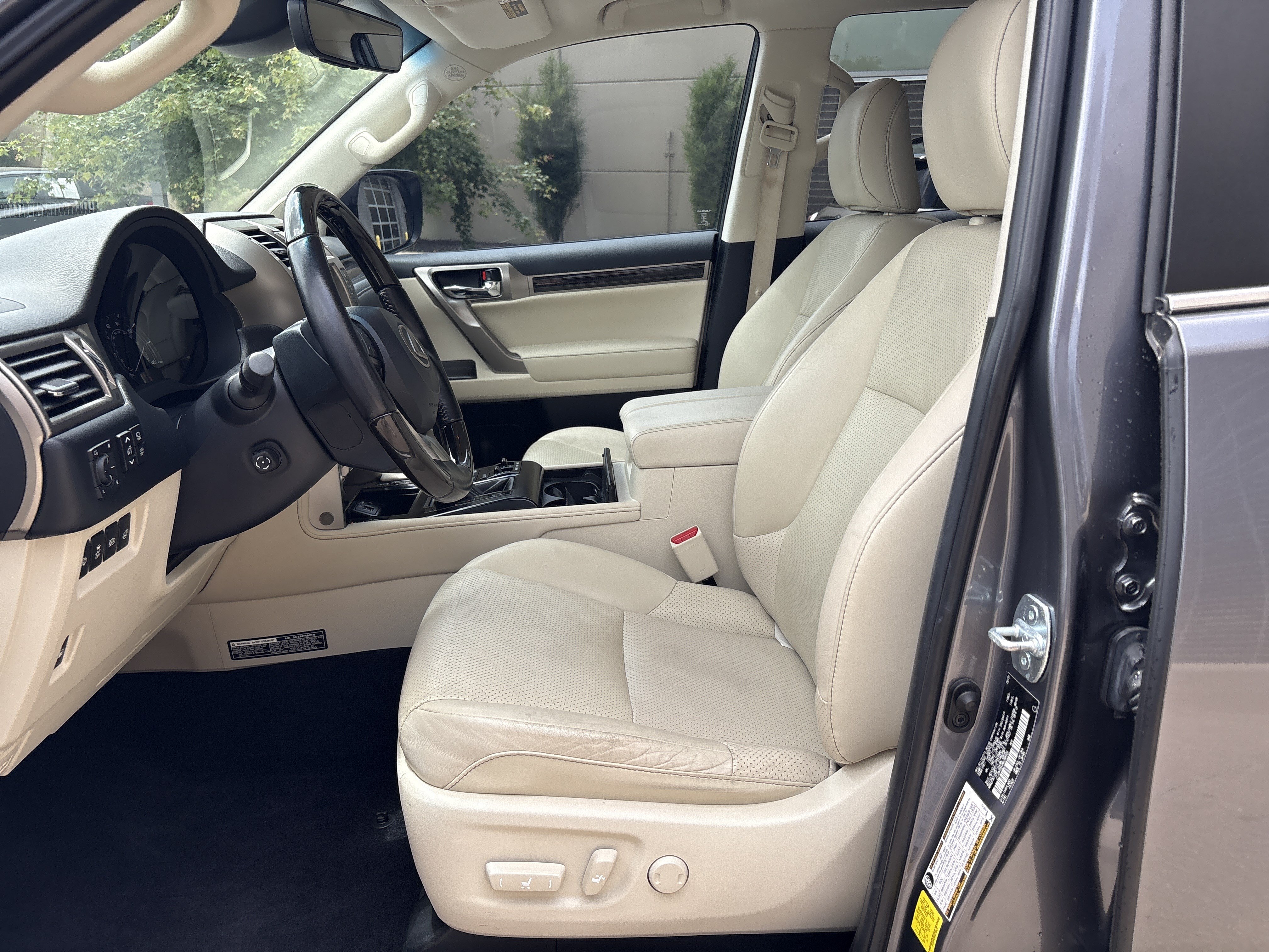 Used 2021 Lexus GX 460 Luxury w/ Off Road Package AWD/4WD image 14