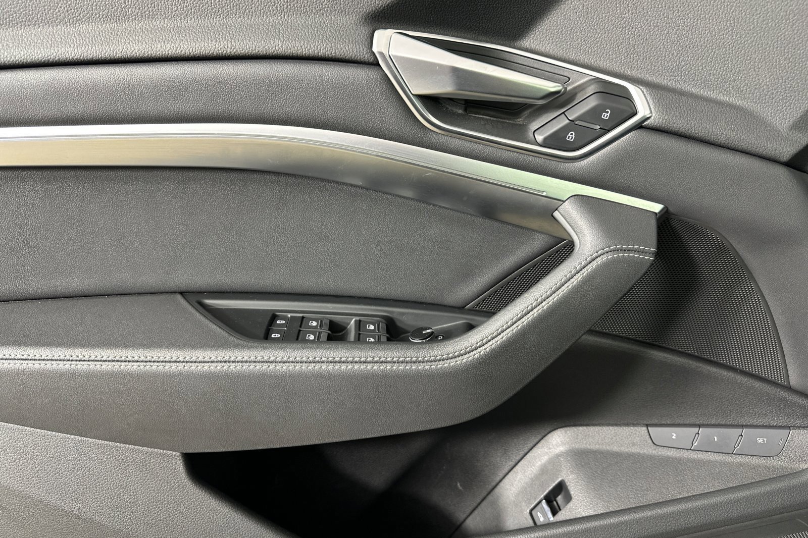 Certified 2023 Audi e-tron Premium w/ Convenience Plus Package image 10