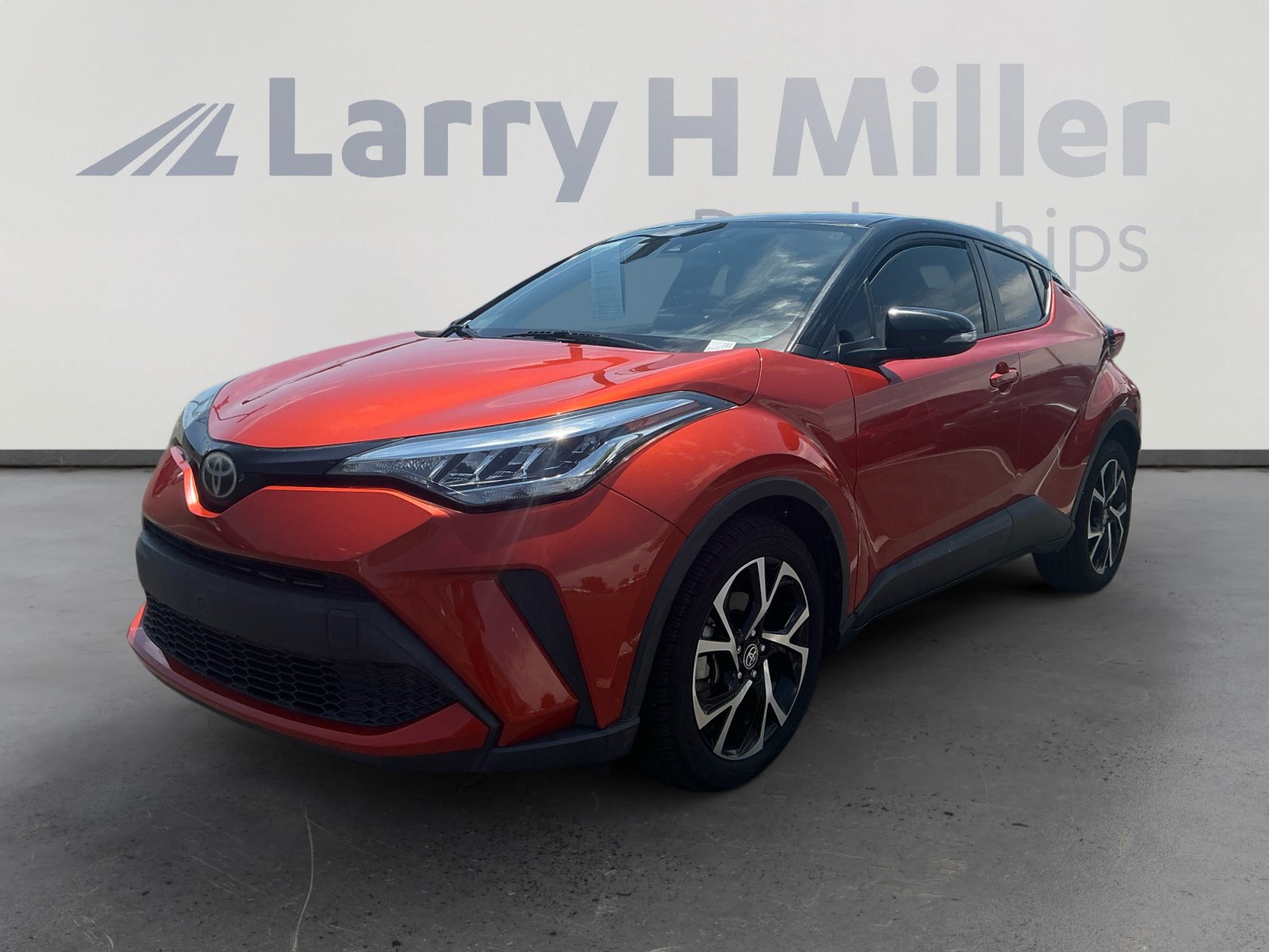 Certified 2020 Toyota C-HR XLE FWD image 1