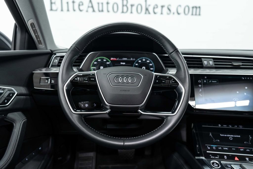 Used 2021 Audi e-tron Premium Plus w/ Premium Plus Package image 18