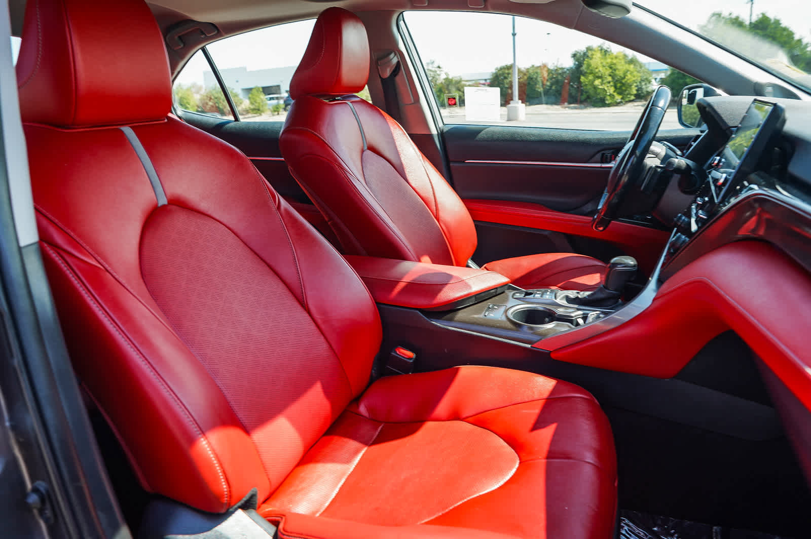 Used 2021 Toyota Camry XSE w/ Navigation Upgrade Package image 17