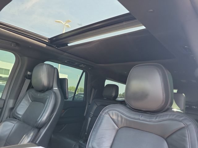 Used 2019 Lincoln Navigator L Reserve AWD/4WD image 21