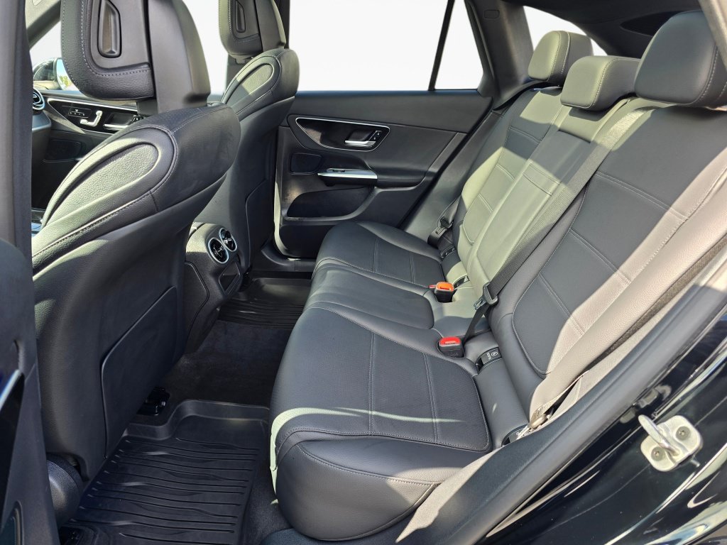 Used 2026 Mercedes-Benz GLC 300 4MATIC image 19