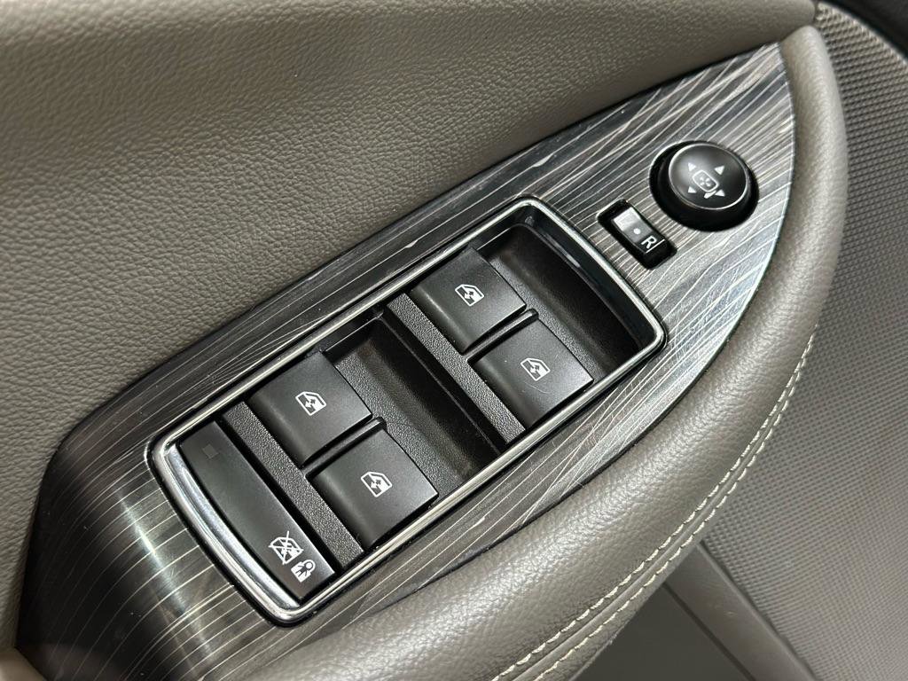 Used 2017 Chevrolet Impala LT FWD image 29