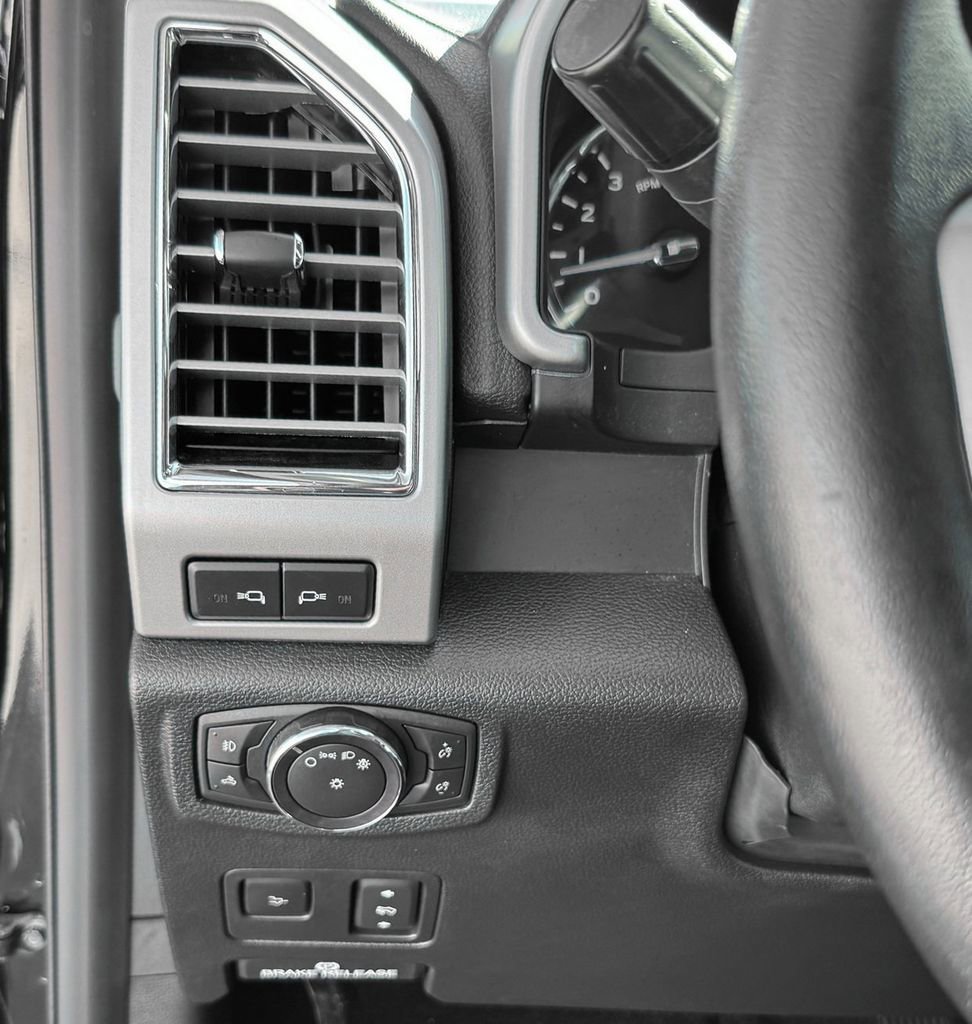 Used 2017 Ford F350 Lariat w/ Lariat Ultimate Package image 13