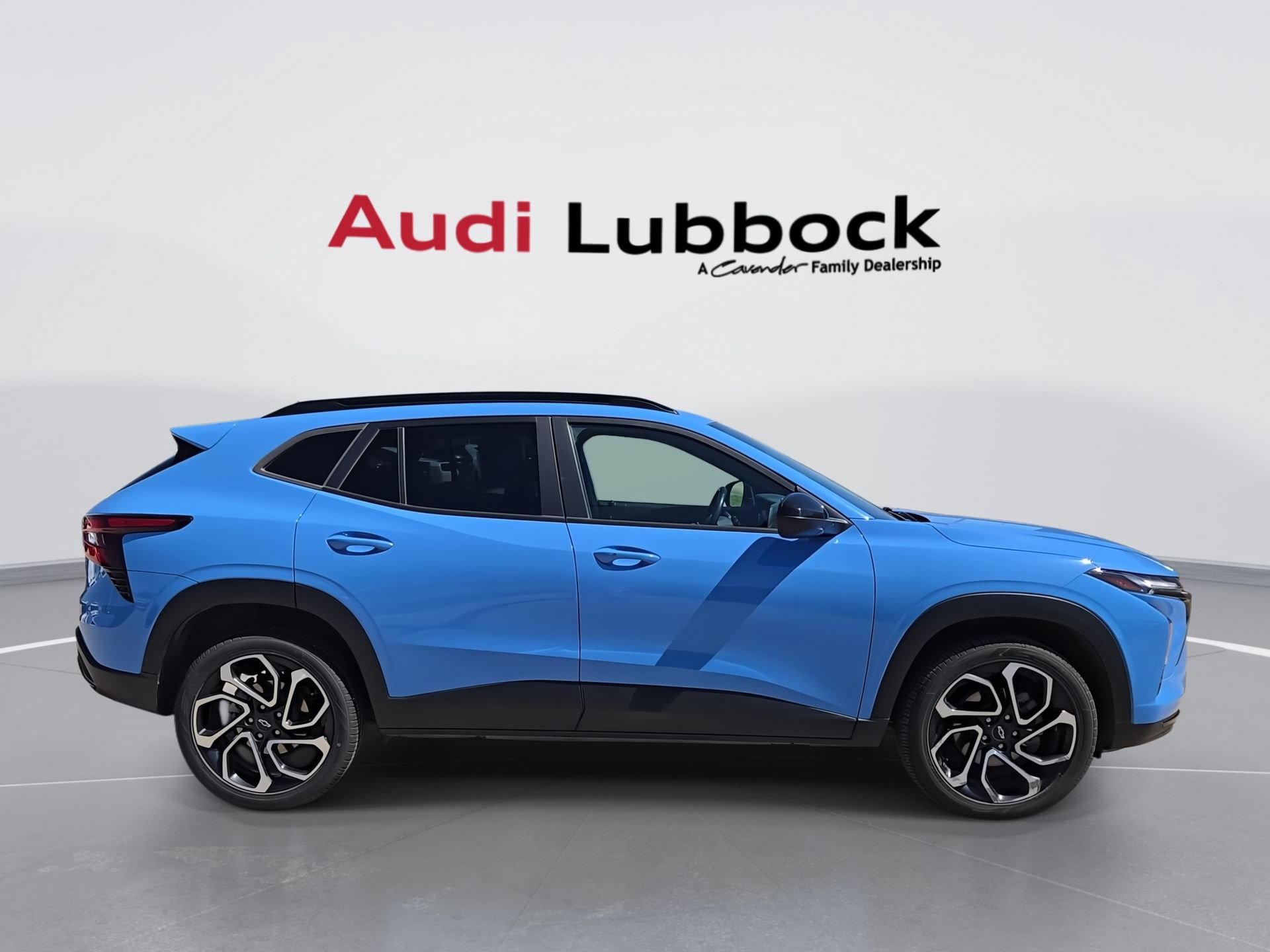 Used 2024 Chevrolet Trax RS w/ Sunroof Package FWD image 9