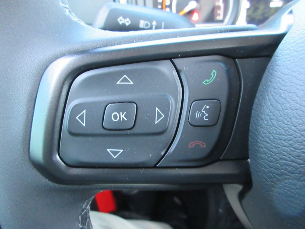 Used 2025 Jeep Wrangler Sport S image 27