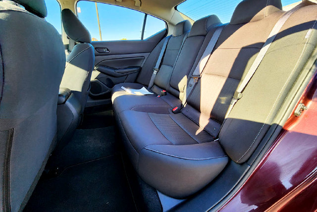Used 2025 Nissan Altima 2.5 SV AWD/4WD image 24