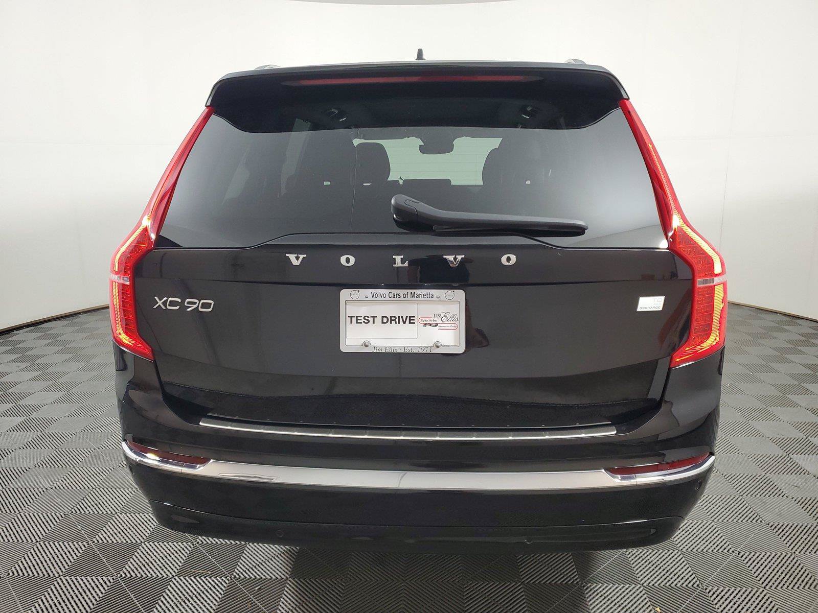 Certified 2024 Volvo XC90 T8 Ultimate w/ Protection Package AWD/4WD image 4