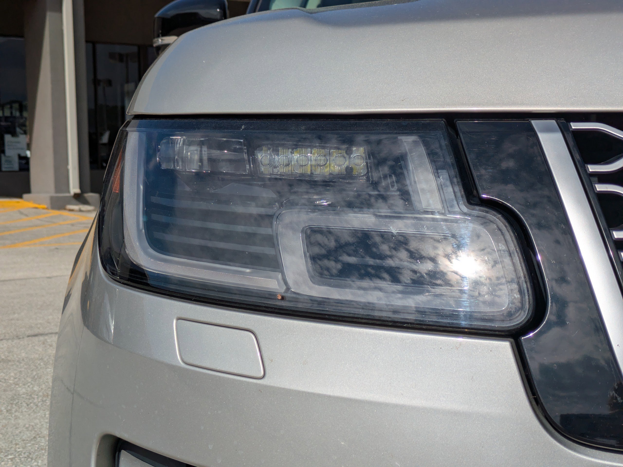 Used 2018 Land Rover Range Rover HSE image 10