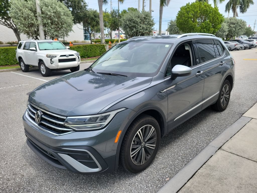 Used 2024 Volkswagen Tiguan Wolfsburg Edition FWD image 2