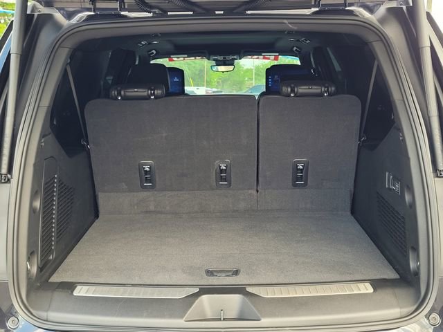 Used 2025 Chevrolet Suburban High Country image 8