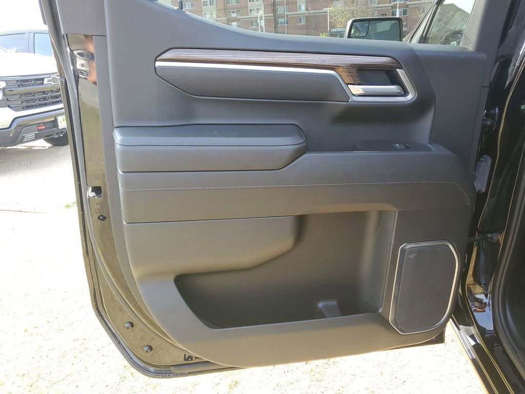 Used 2025 Chevrolet Silverado 1500 LT image 15