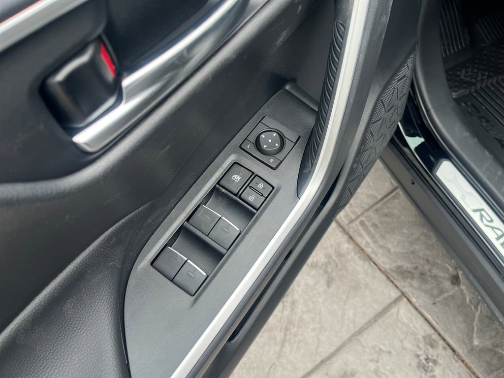 New 2025 Toyota RAV4 XLE image 12