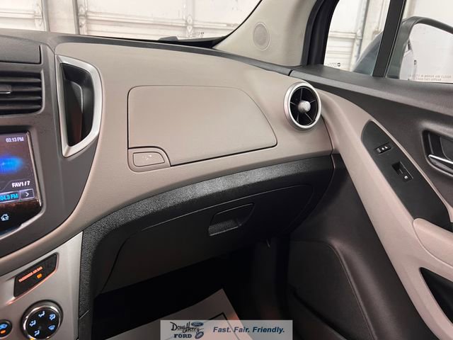 Used 2016 Chevrolet Trax LT w/ LT Convenience Package FWD image 36
