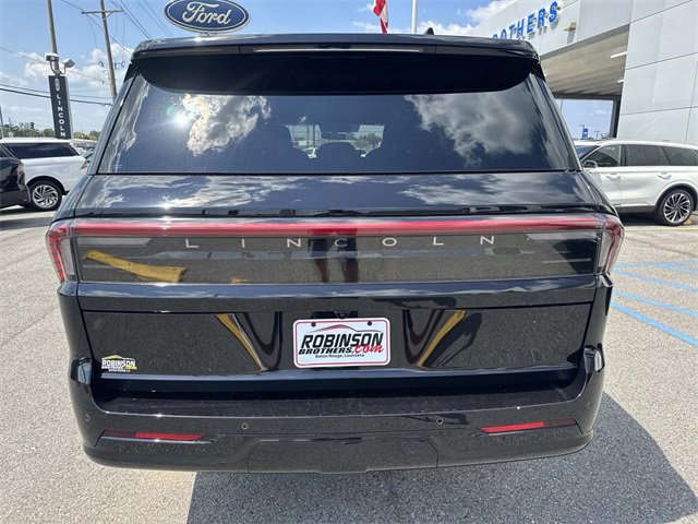 New 2025 Lincoln Navigator L Black Label image 4