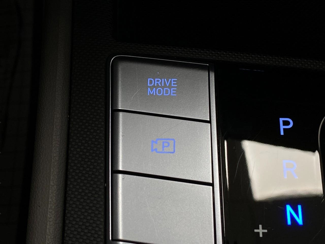 Certified 2025 Hyundai Elantra SEL image 26