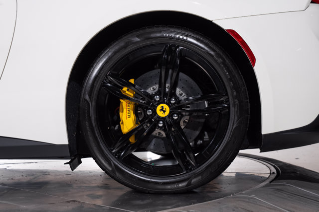 Used 2018 Ferrari GTC4Lusso AWD/4WD image 19