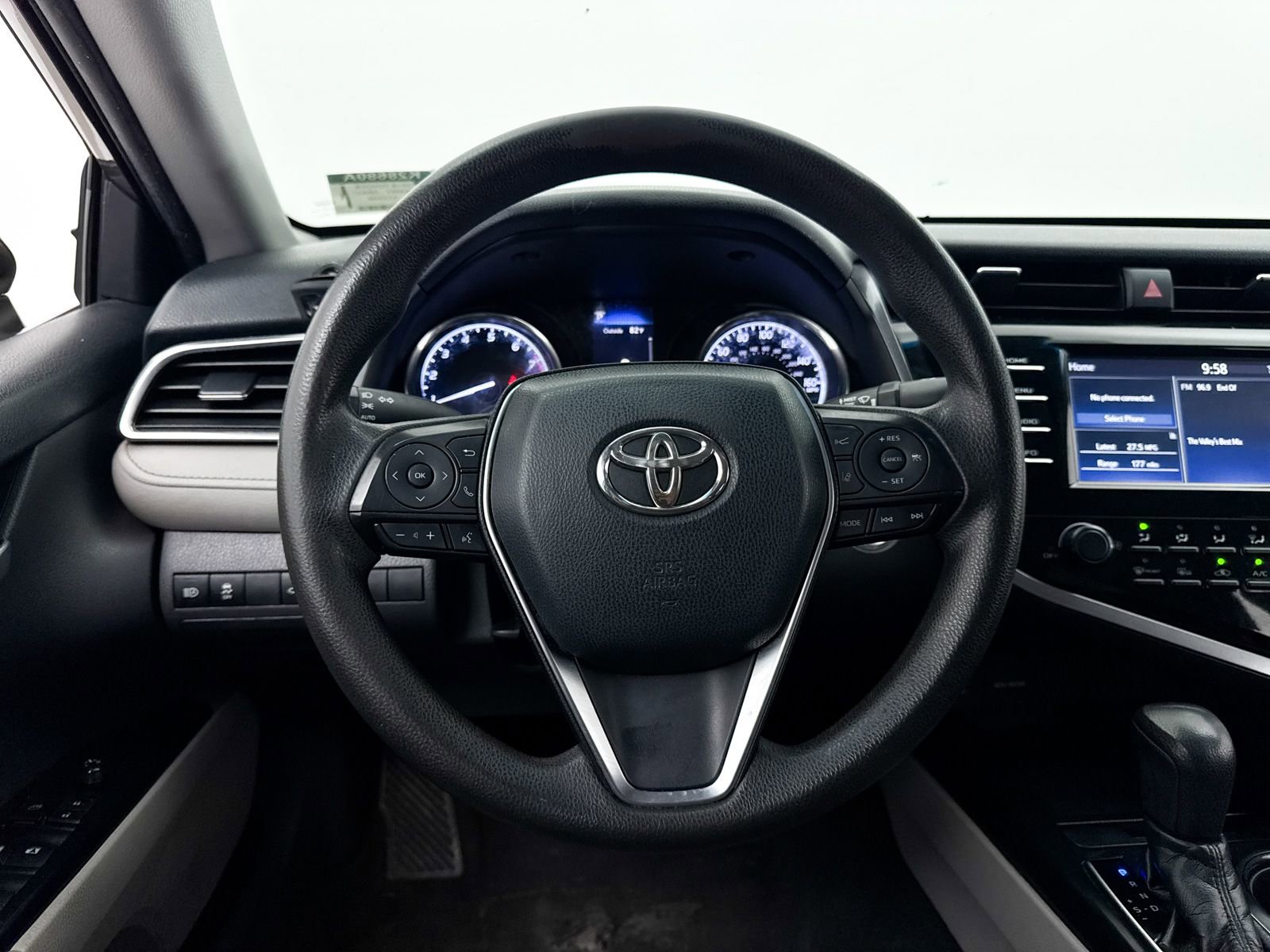 Used 2018 Toyota Camry LE w/ Convenience Package FWD image 3