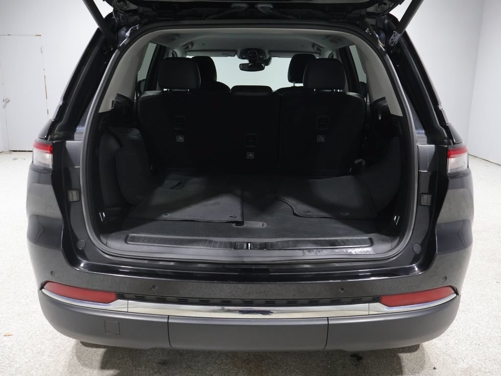 Used 2023 Jeep Grand Cherokee Limited AWD/4WD image 19