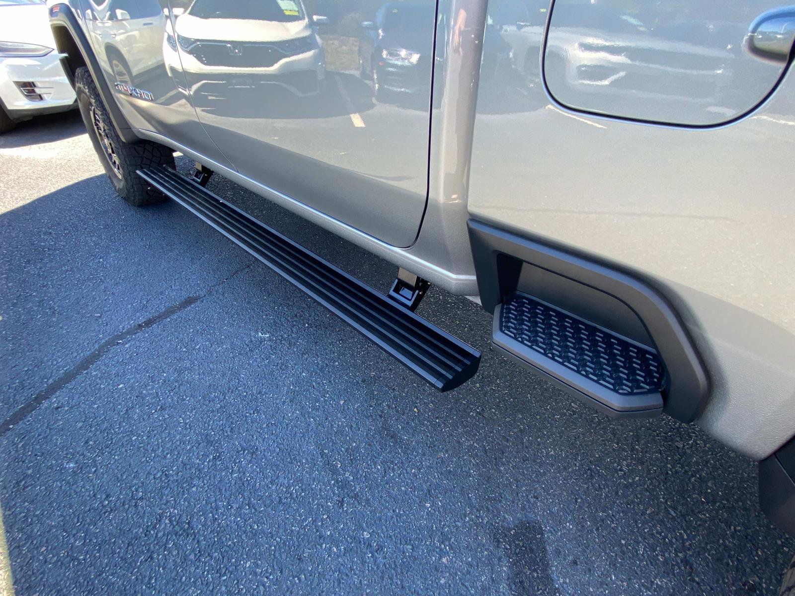 Used 2025 GMC Sierra 2500 AT4X w/ AT4X AEV Edition image 13