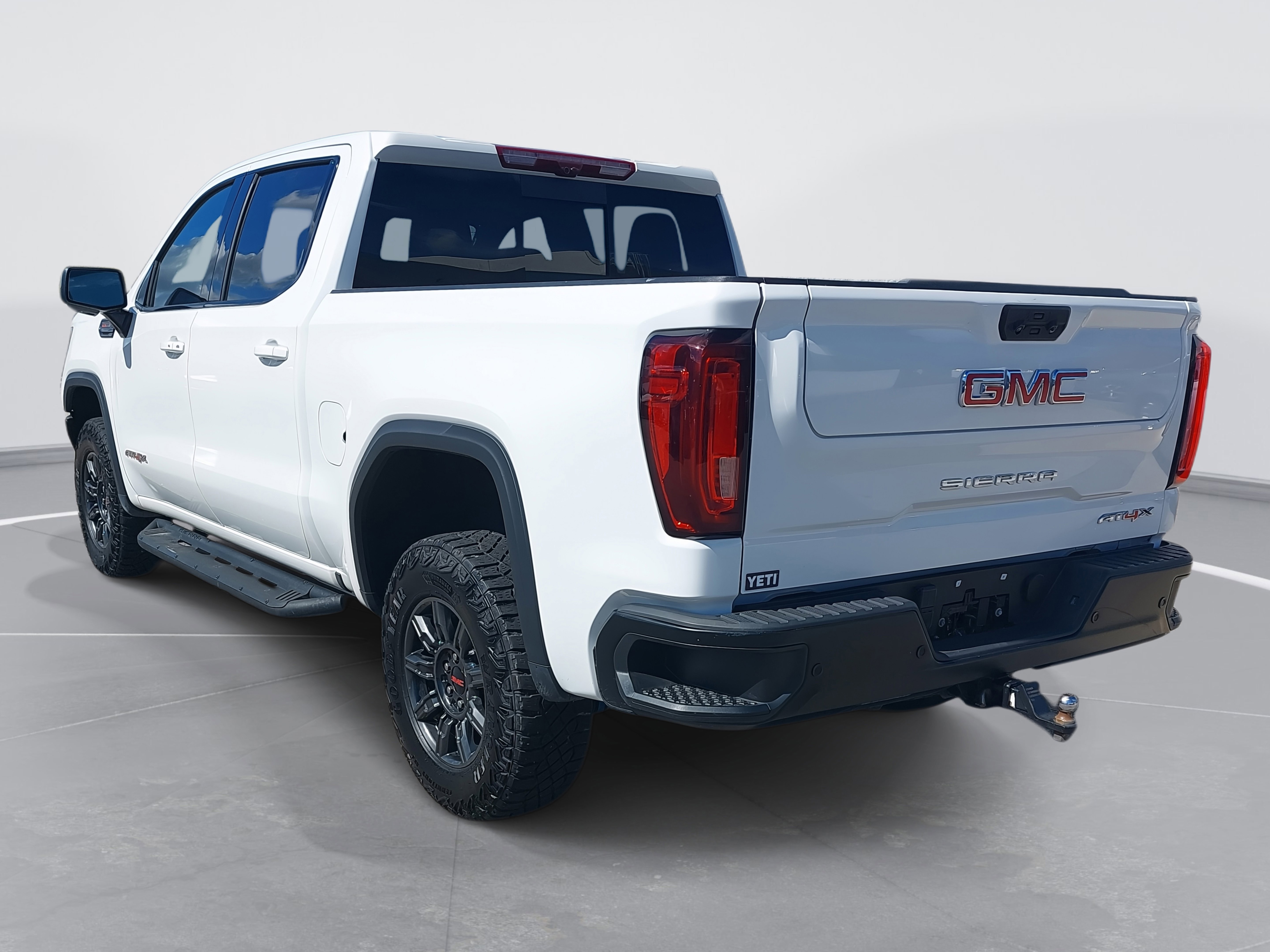 Used 2024 GMC Sierra 1500 AT4X image 7