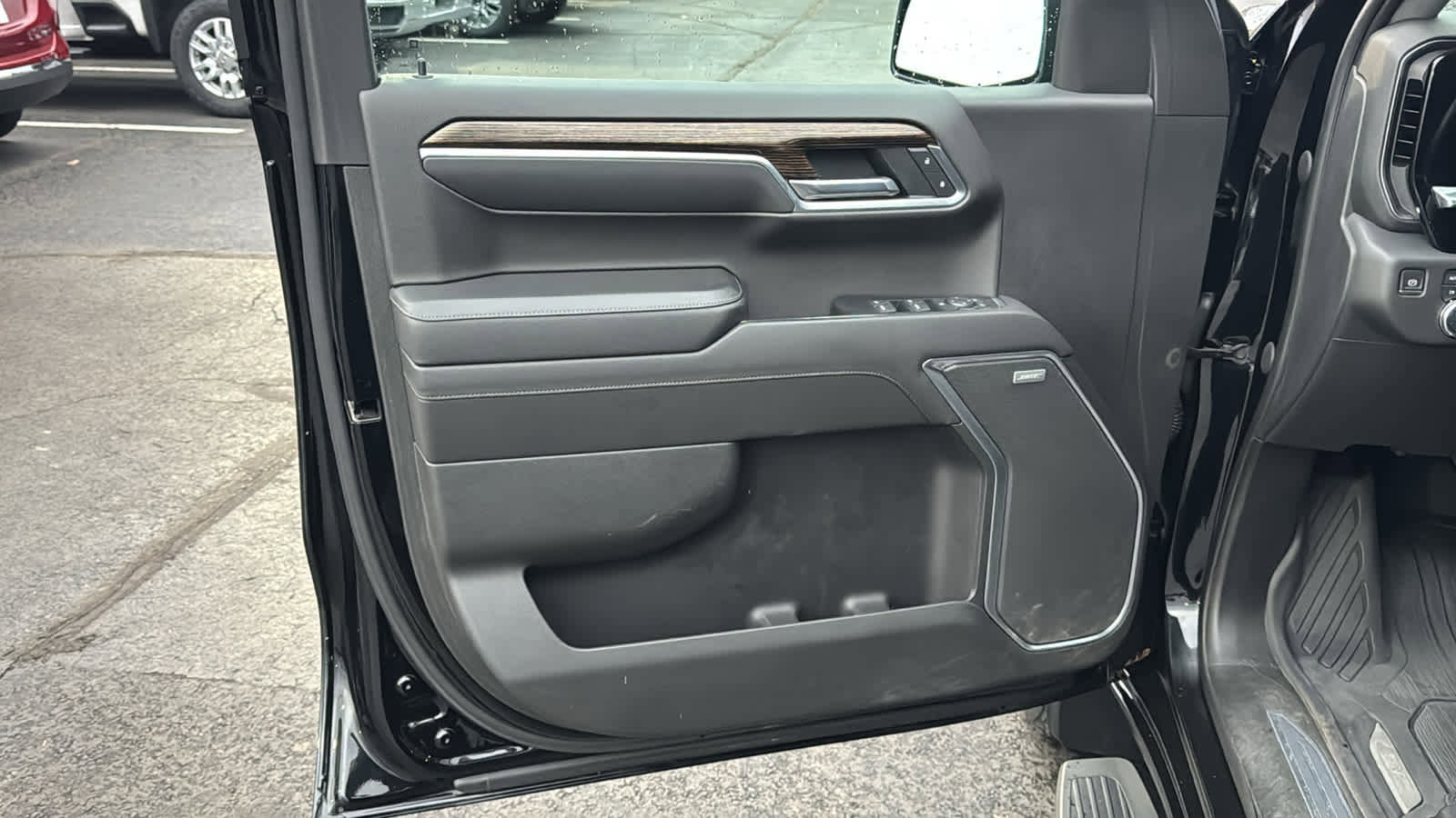 Used 2022 GMC Sierra 1500 Elevation w/ Elevation Premium Package image 5