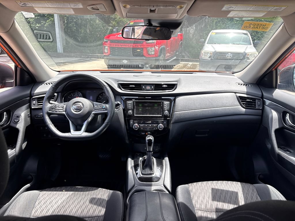 Used 2019 Nissan Rogue SV w/ Sun & Sound Touring Package AWD/4WD image 7