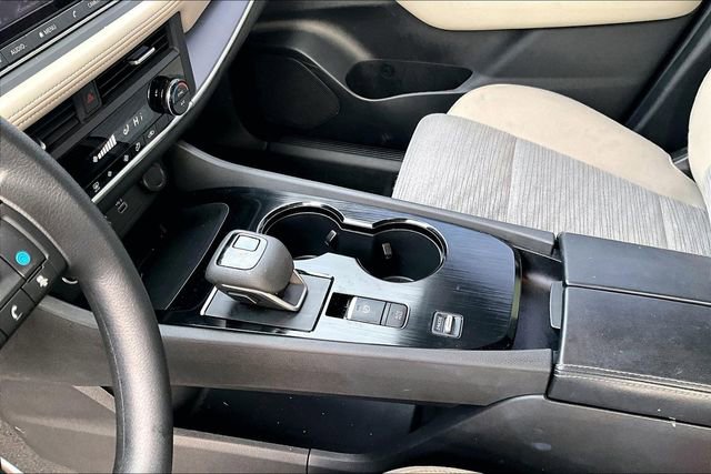 Used 2023 Nissan Rogue SV image 15