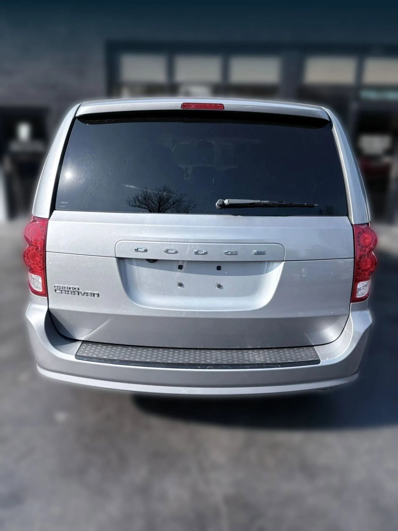 Used 2016 Dodge Grand Caravan SXT FWD image 4