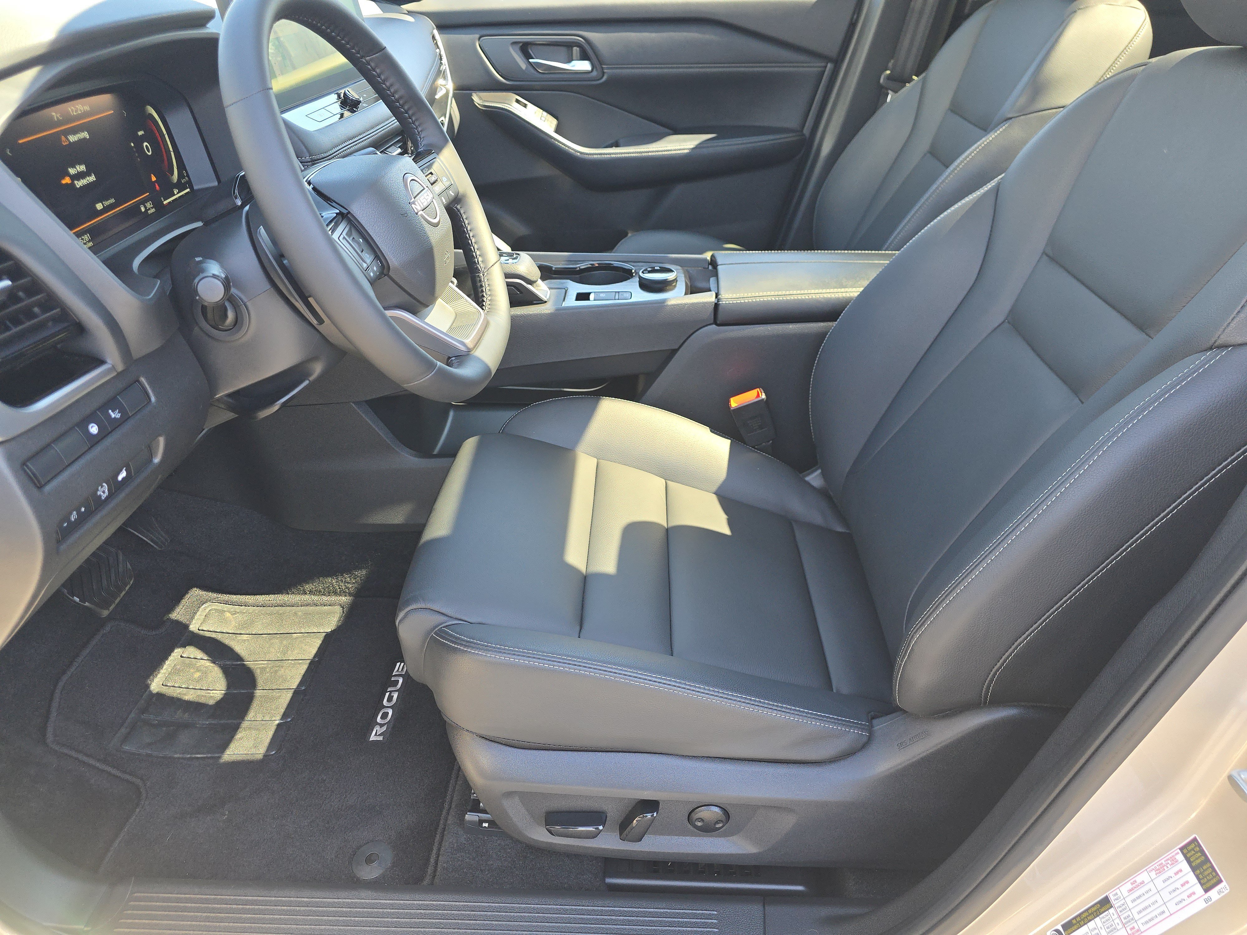 Used 2025 Nissan Rogue SL w/ Tech Package AWD/4WD image 20
