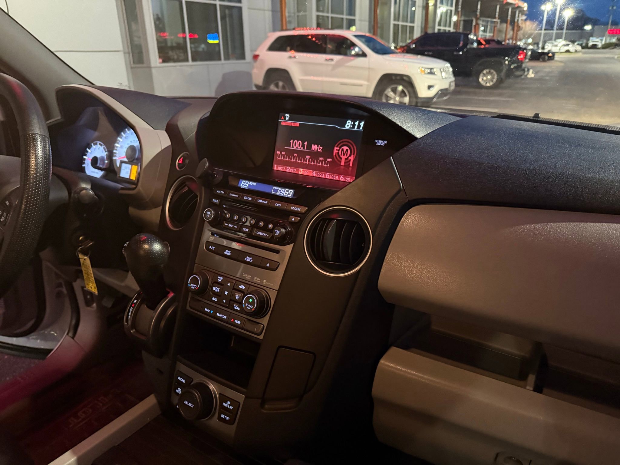 Used 2015 Honda Pilot SE image 16