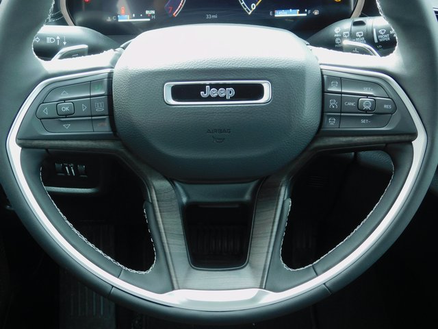 New 2026 Jeep Grand Cherokee Limited w/ Limited Altitude Package AWD/4WD image 7