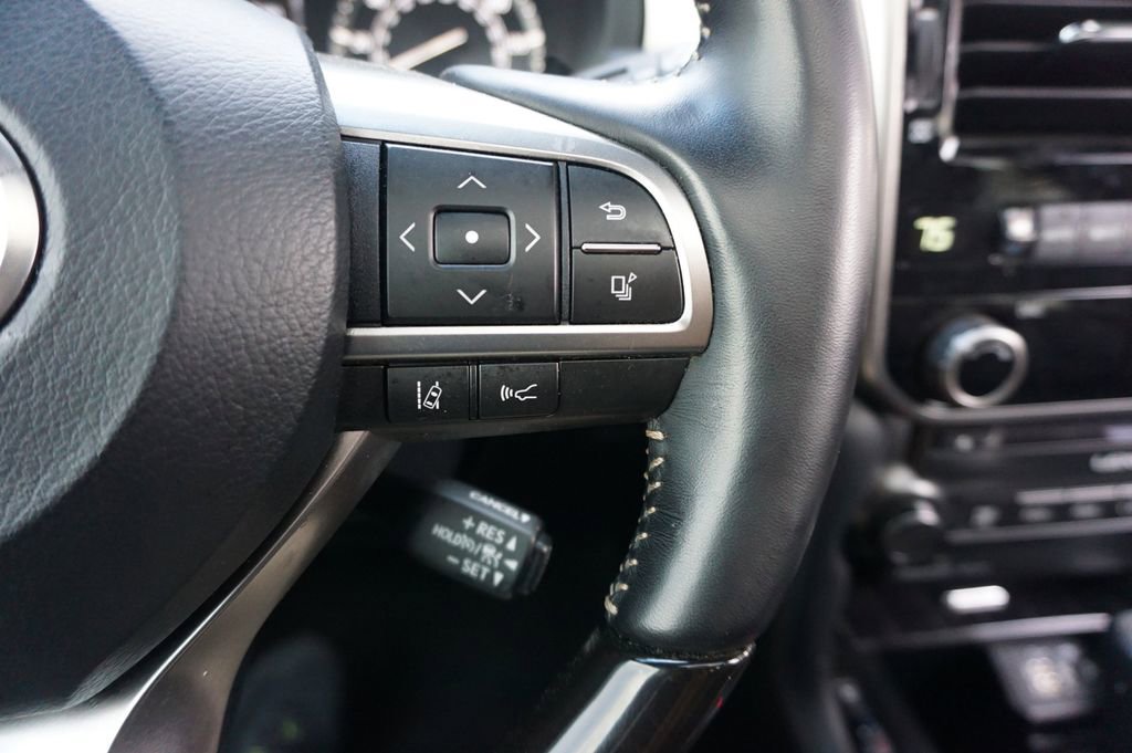 Used 2023 Lexus GX 460 Premium w/ Premium Package image 9