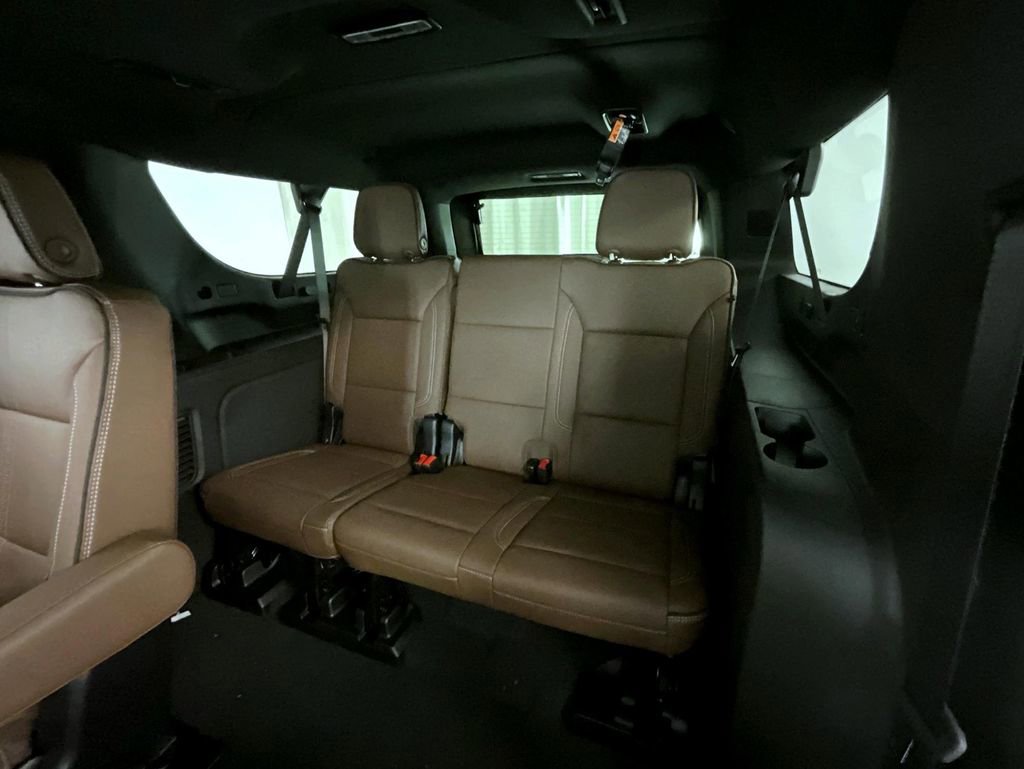 New 2026 Chevrolet Suburban High Country image 11