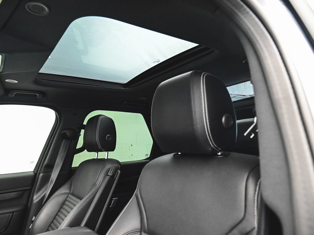 Used 2022 Land Rover Discovery S R-Dynamic AWD/4WD image 32