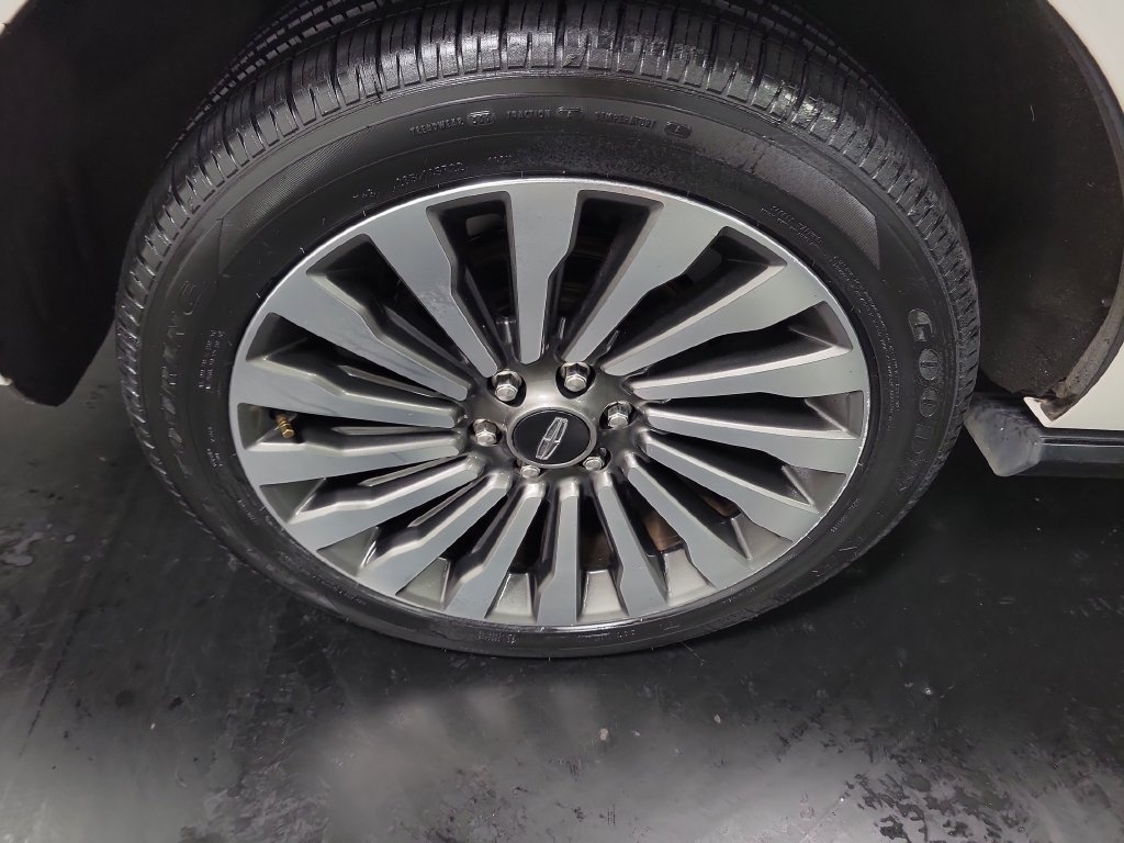Used 2019 Lincoln Navigator Reserve AWD/4WD image 12