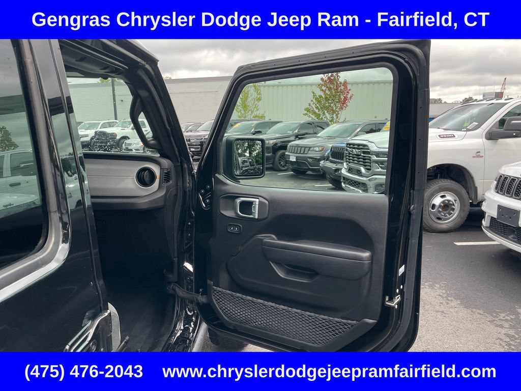 Used 2024 Jeep Wrangler Unlimited AWD/4WD image 19