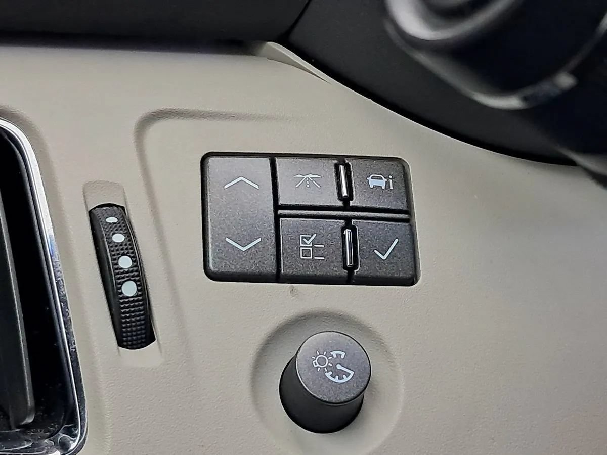 Used 2011 Cadillac CTS V w/ Wood Trim Package RWD image 11