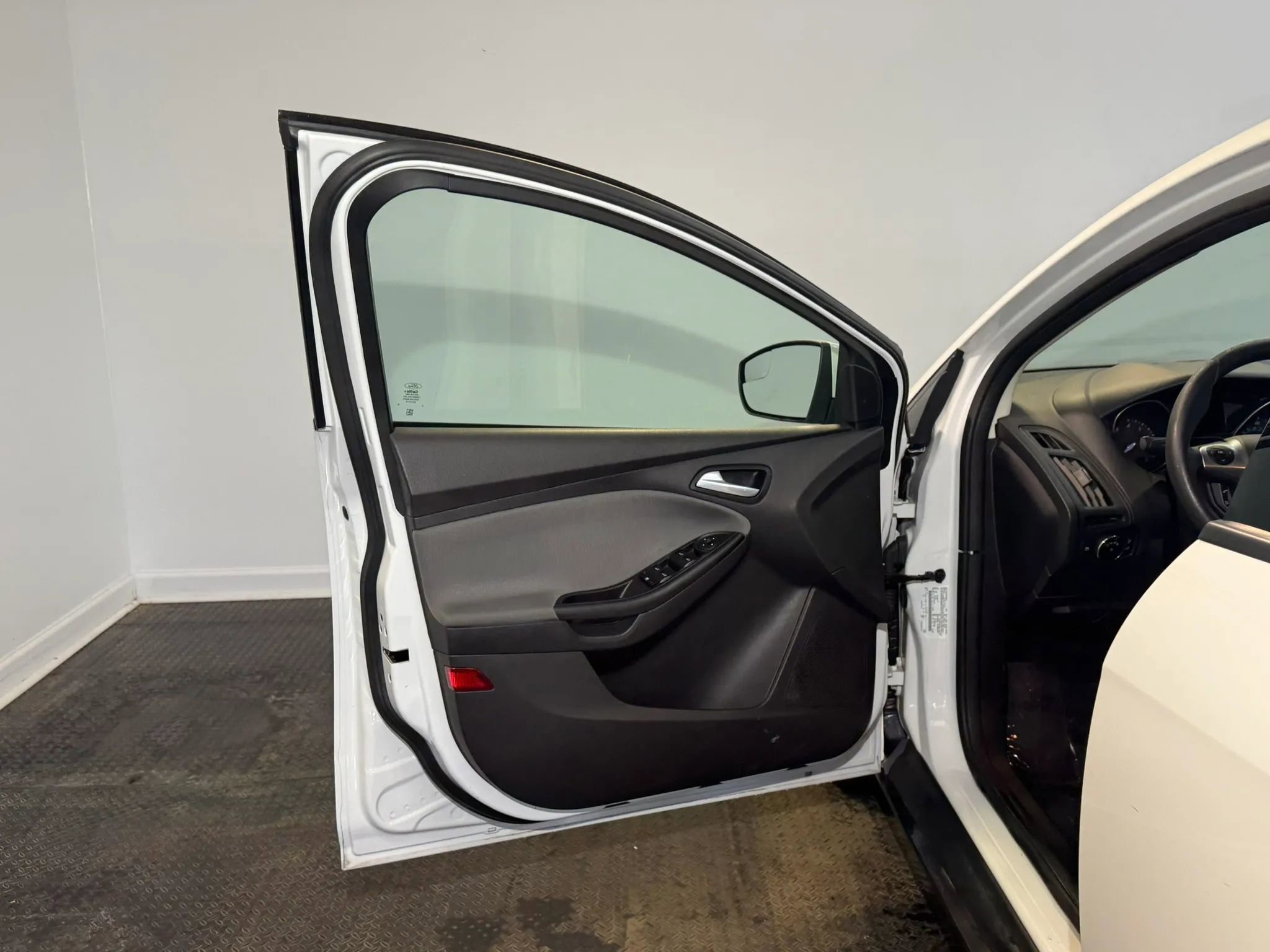 Used 2014 Ford Focus SE image 7