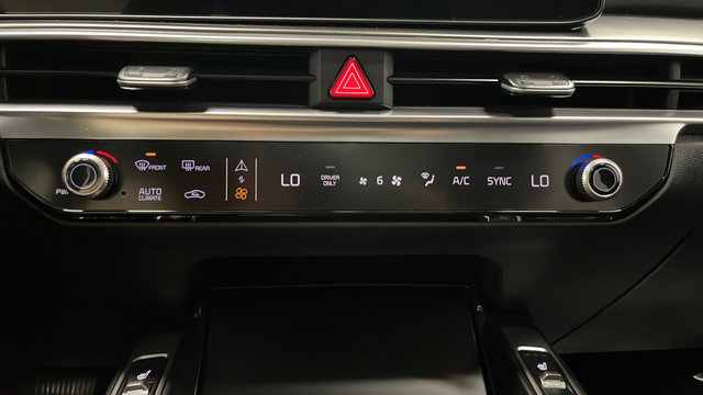 Used 2025 Kia Sorento EX w/ EX Panoramic Sunroof Package AWD/4WD image 18
