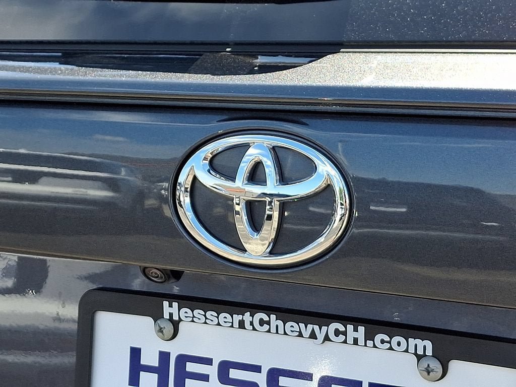 Used 2024 Toyota RAV4 LE AWD/4WD image 31