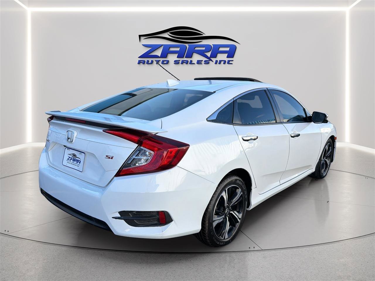Used 2018 Honda Civic Touring image 7