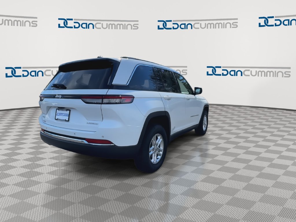 Used 2024 Jeep Grand Cherokee Laredo w/ Luxury Tech Group I AWD/4WD image 8