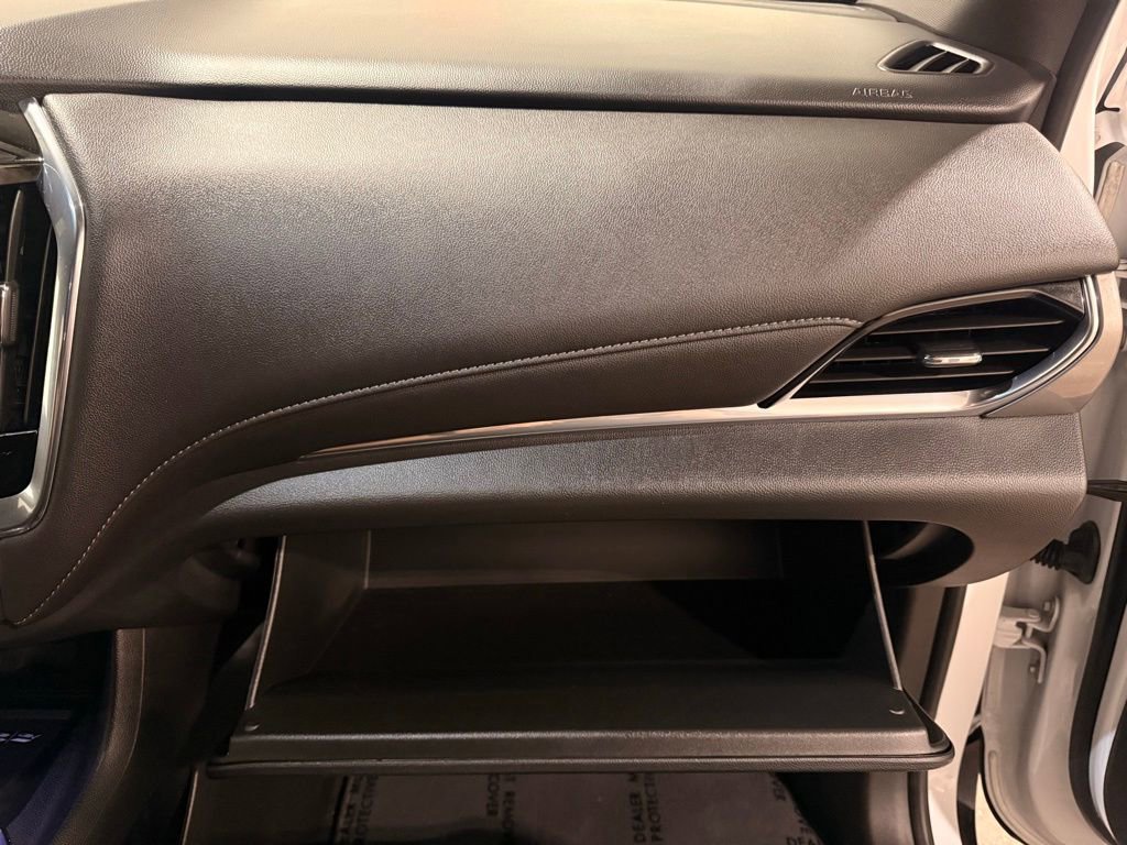 Used 2023 Chevrolet Traverse LT image 31