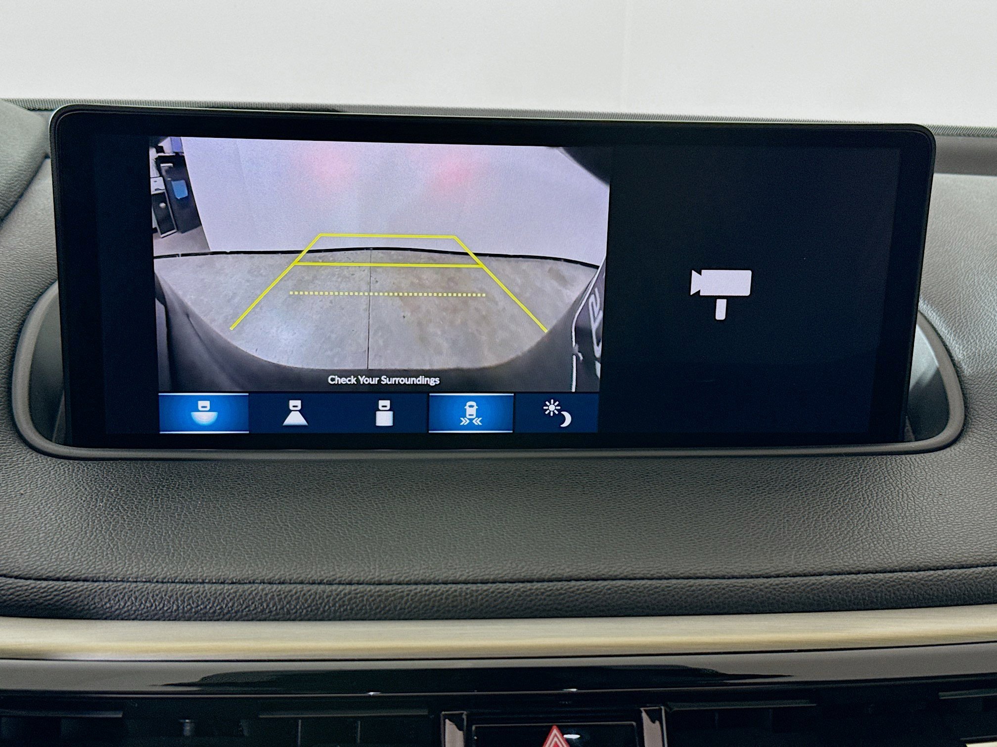 Used 2022 Acura MDX SH-AWD image 16