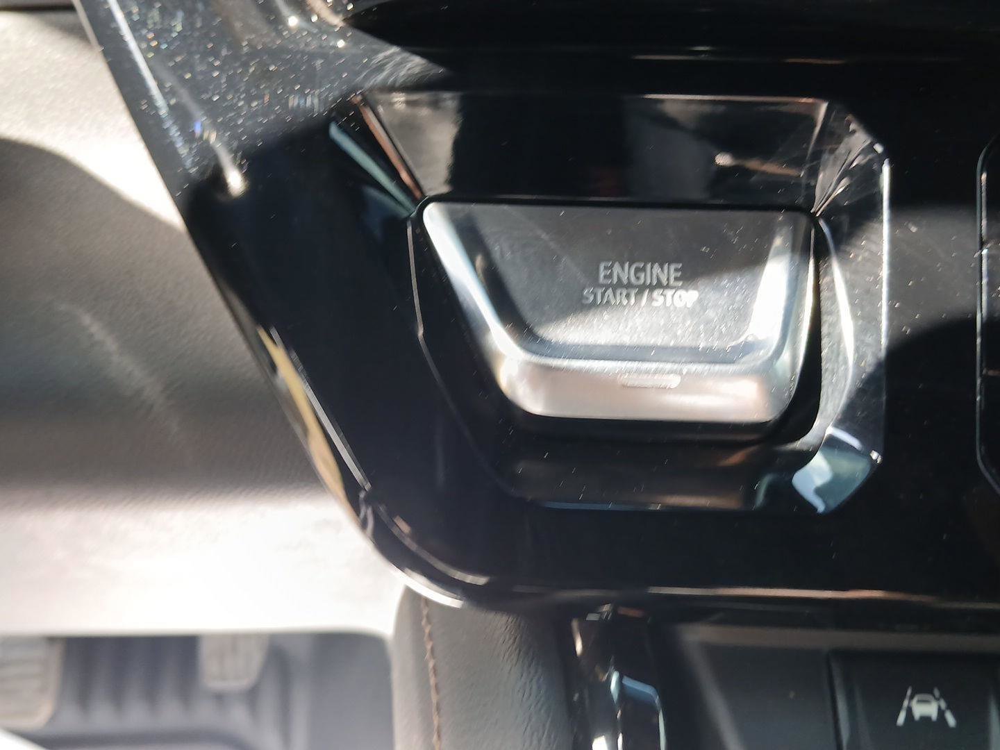 Used 2023 GMC Sierra 1500 AT4 w/ AT4 Premium Package image 17