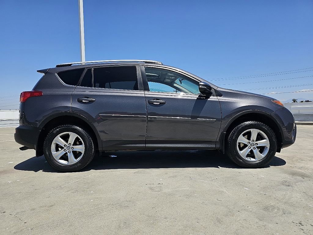 Used 2015 Toyota RAV4 XLE AWD/4WD image 9