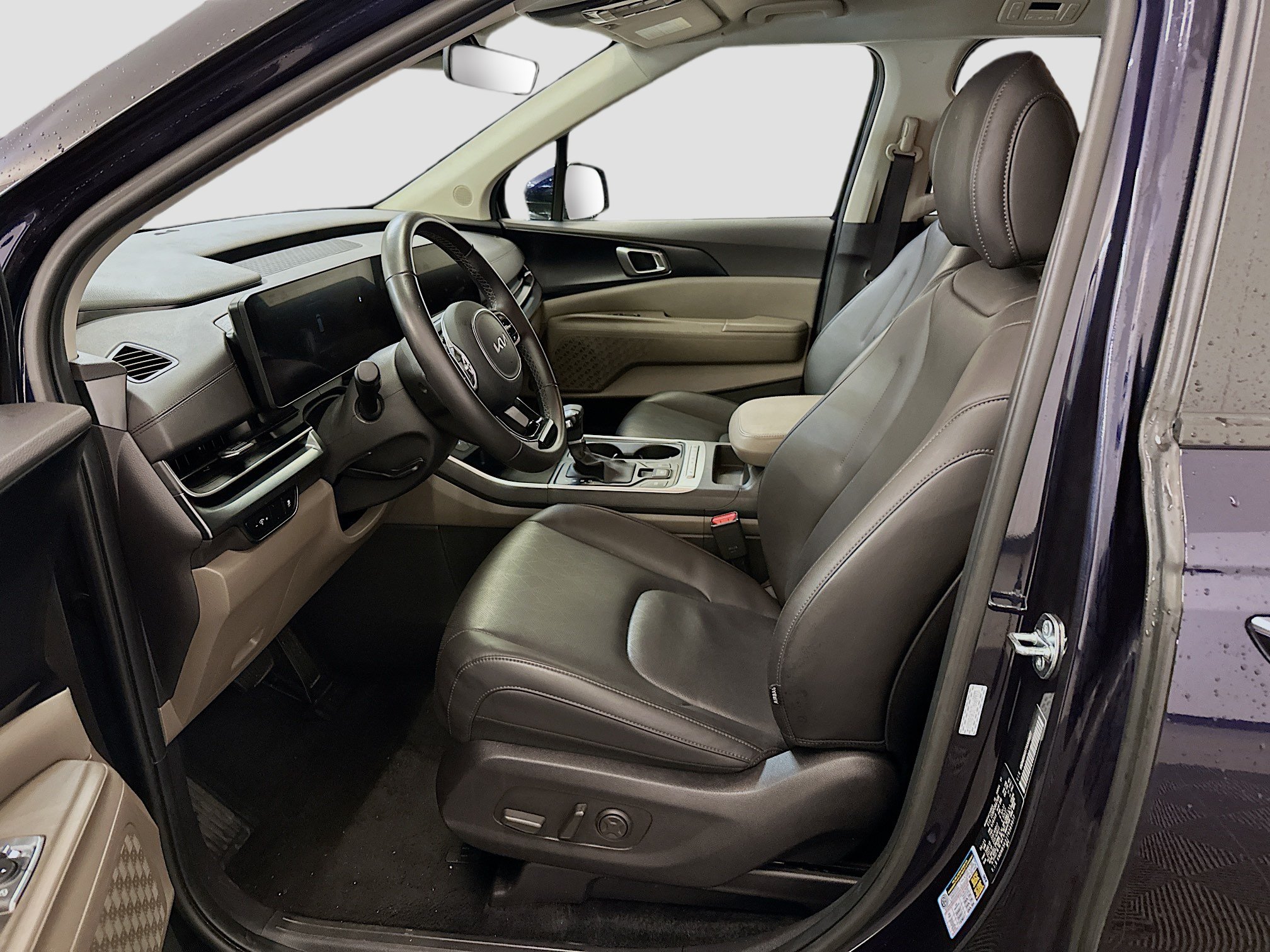 Used 2026 Kia Carnival FWD image 13