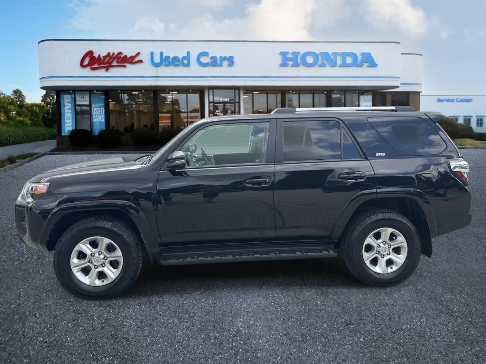 Used 2019 Toyota 4Runner SR5 Premium AWD/4WD image 2